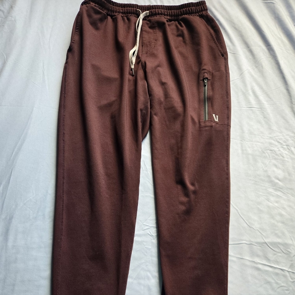 Vuori Sunday Performance Joggers Burgundy Color - Picture 4 of 7